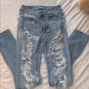 Light washed distressed jeans